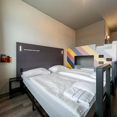 A&o Zuidoost بيت شباب *