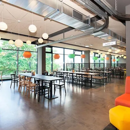 بيت شباب A&o Zuidoost