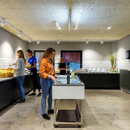 بيت شباب A&o Zuidoost